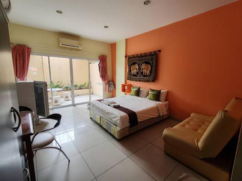 Jomtien Hostel in Jomtien part