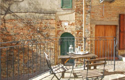  2 Bedroom Lovely Home In Montedinove, Ferienwohnung in Montedinove