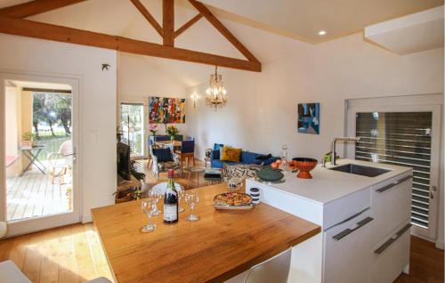 Kitchen, Beautiful Home In Colonzelle in Colonzelle