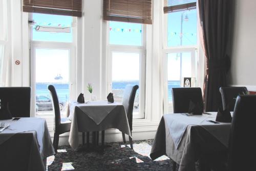 Restaurant, Caledonia Hotel in Douglas