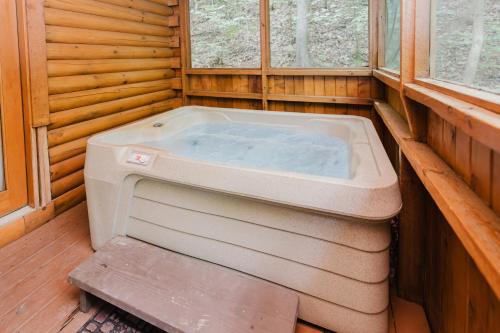 Always Christmas Cabin in Pigeon Forge, USA