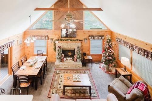Always Christmas Cabin in Pigeon Forge, USA