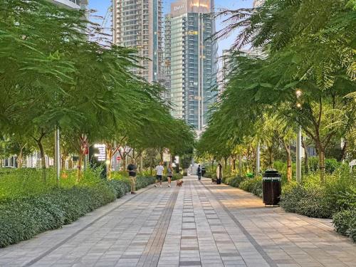 Burj Khalifa Views Stylish 2BR Near Dubai Mall and Metro, Dubai (photo 9)