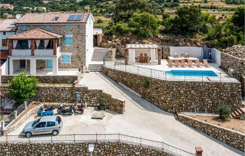 4 Bedroom Beautiful Home In Mundanije