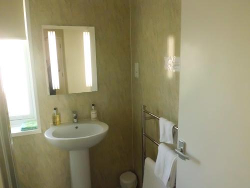 Fair Winds Guest House - image 5