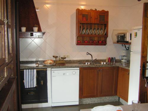 keuken, Casa Rural Don Romualdo in Casar De Palomero