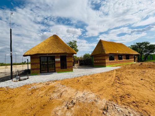 Endambo Hides Lodge in Опуво