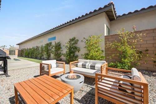 Play Paradise by VARE PoolSpa GameRoom BBQ FirePit PGA West in La Quinta, USA
