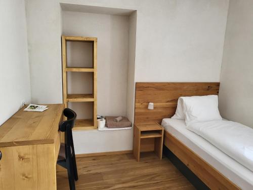 1 twin bed