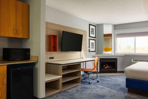 room detail thumbnail 2