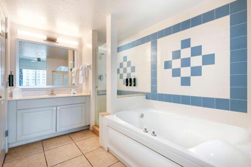 2 bedrooms, 4 beds