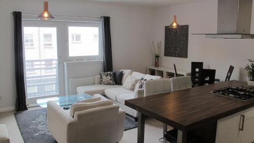 Mulberry Vacation Apartment, Renfrew, Glasgow