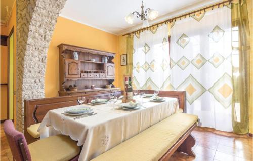 virtuve, Nice Apartment In Pula With Sauna in Muntic