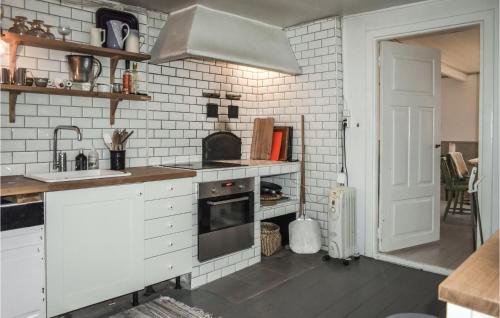 ห้องครัว, Gorgeous Home In Olofström With Wifi (Gorgeous Home In Olofstrom With Wifi) in อูล็อฟสเตริม