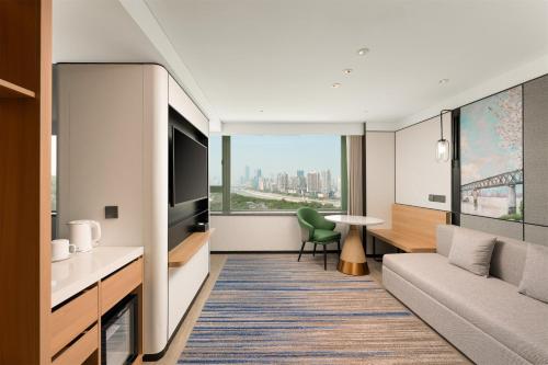 room detail thumbnail 1