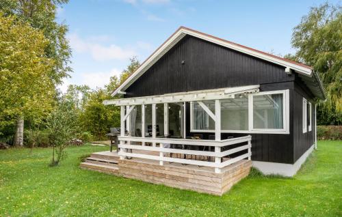 . Lake Front Apartment In Liseleje