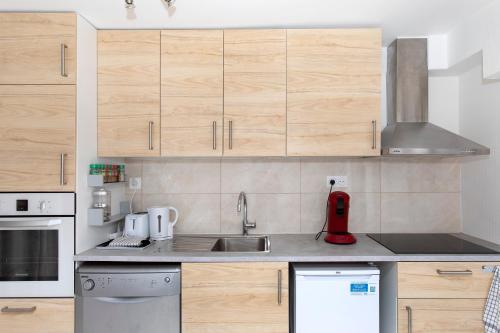 Kitchen, Le Petit Pont - Charmant Studio a Brionne in Brionne