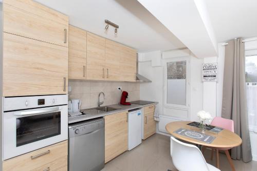 Kitchen, Le Petit Pont - Charmant Studio a Brionne in Brionne