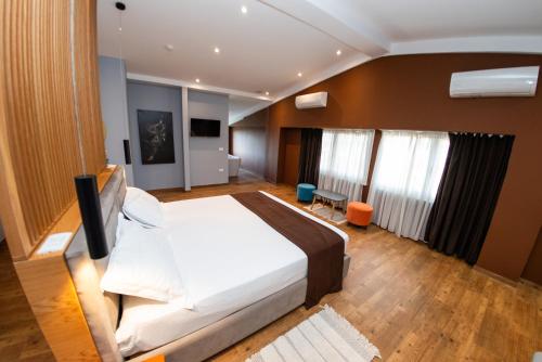 Olivar Hotel Tirana - image 4