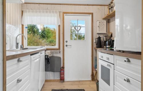 廚房, Nice Home In Bogø By With Wifi in 博島
