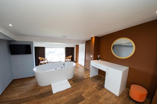 บริการและสิ่งอำนวยความสะดวก, Olivar Hotel Tirana in มยูล บาทอเร