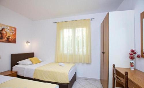 Four-Bedroom Holiday Home image 10