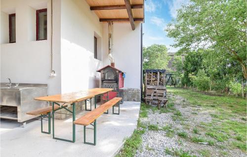 Vedere exterior, Stunning Apartment In Monselice in Monselice