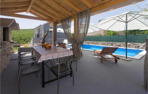 Peldbaseins, Nice Home In Tijarica in Tijarica