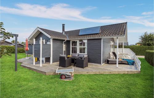  3 Bedroom Awesome Home In Juelsminde in Sønderby