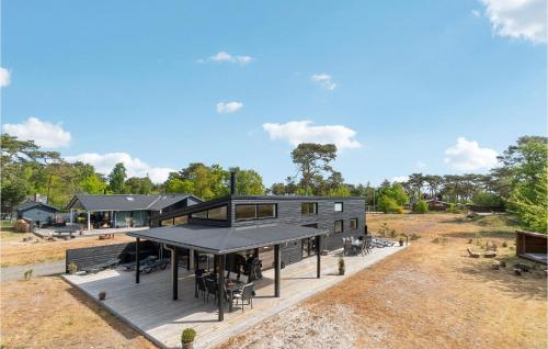 Cozy Home In Nexø With Kitchen – khách sạn tại Snogebaek