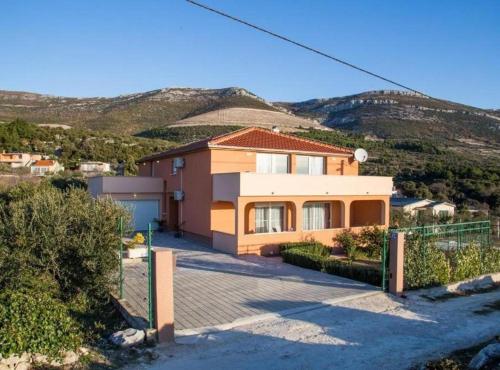 Exclusive Elegant Villa with Pool in Kastel Novi, Kastel Novi