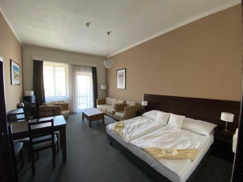 Létesítmények, Hotel Zlatý Anděl (Hotel Zlaty Andel) in Žatec