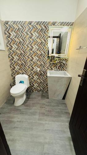 Hotel Breezy Lahore - image 4