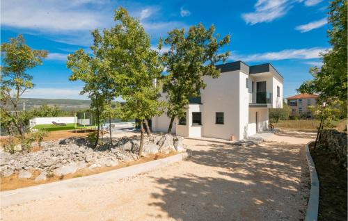 Viesnīcas āriene, Awesome Home In Grubine in Šumet