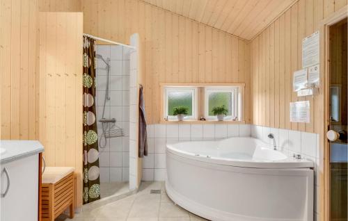 حمام, Holiday Home Boeslumvej in Ebeltoft