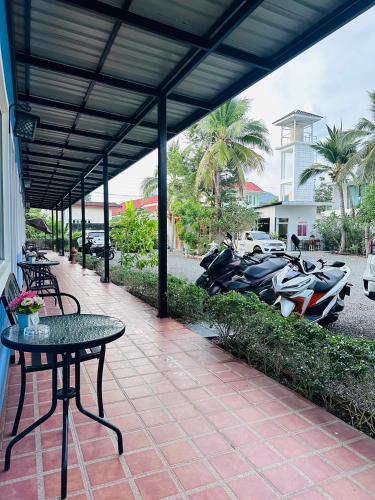 Balcony/terrace, นิวเวฟภูเก็ต near Chaithararam Temple (Wat Chalong)