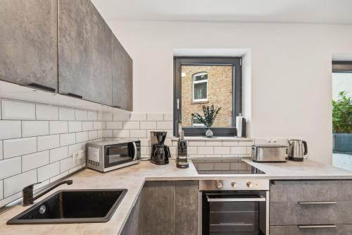 maremar - Design im Zentrum - 2 Schlafzimmer - Luxus Boxspringbetten - Küche - Arbeitsplätze & Highspeed WLAN - Balkon, Brunswick (foto 7)