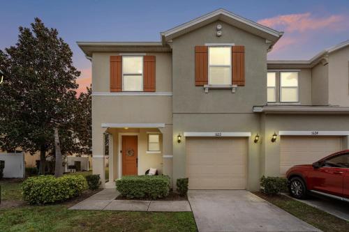 Amazing 4BdrmsPrivate Hot Tub7 miles from Disney in Kissimmee, USA