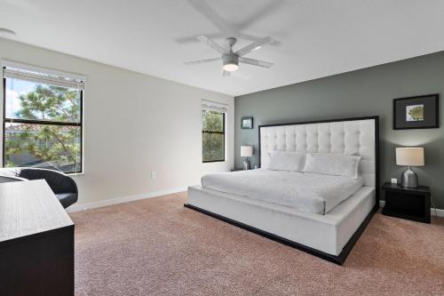Amazing House 6 Bedrooms5 BathPoolMovie Theater in Davenport, USA