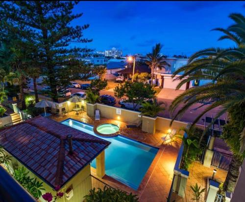 Renovated Beachside 1BR Apartment