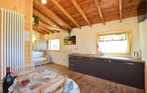 virtuve, Beautiful Home In Capovalle With Wifi in Capovalle