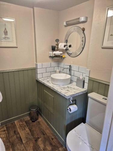 The Three Cups Inn Room Type - Small Double Room