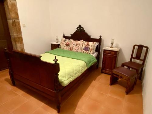 1 double bed, 1 twin bed