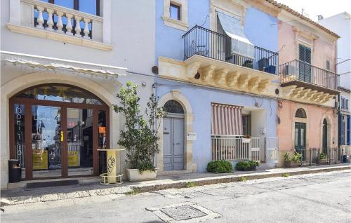  3 Bedroom Beautiful Apartment In Marina Di Ragusa, Ferienwohnung in Marina di Ragusa