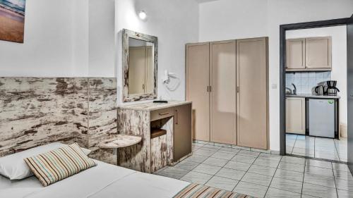 Evina Rooms & Suites - image 10