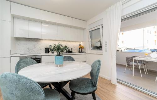 virtuve, Stunning Apartment In Mandre With Wifi in Mandre (Kolan)