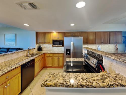 Windjammer 206 3 Bedrooms Sleeps 8 Ocean Front 2nd Floor Elevator - image 2