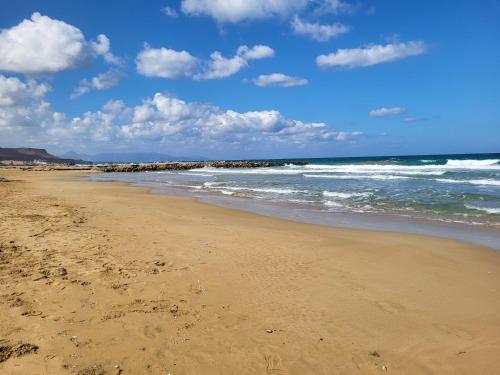 Evina Rooms & Suites - image 5