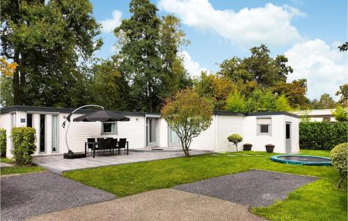  Amazing Home In Heinkenszand With Wifi, Unterkunft in heinkenszand