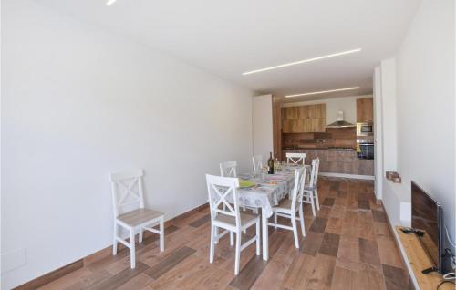  3 Bedroom Stunning Apartment In Palmi in Palmi